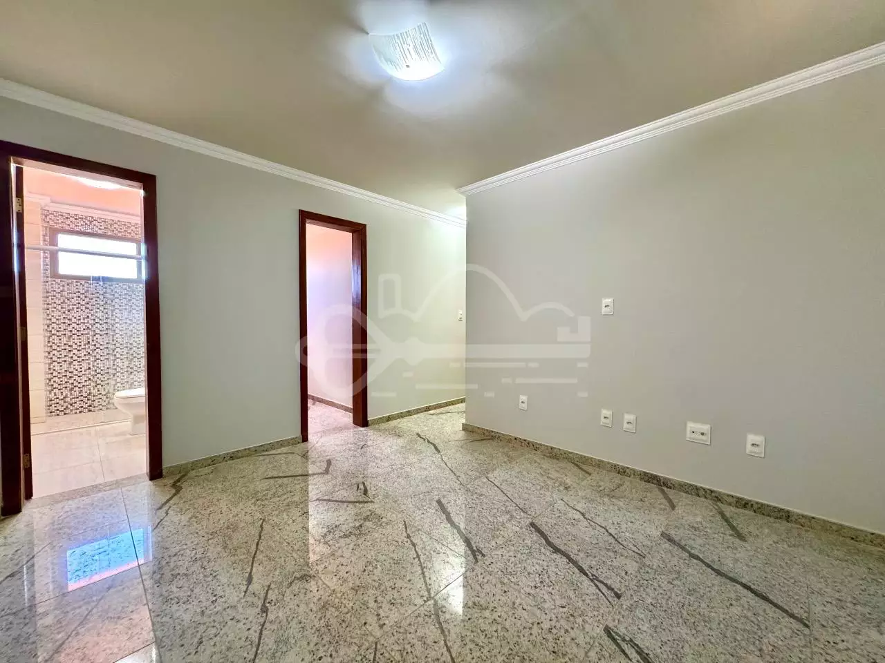 Quarto espaçoso
